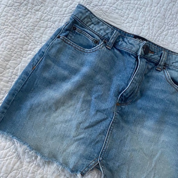 Urban Outfitters BDG Cutoff Frayed Denim Skirt - Picture 2 of 5